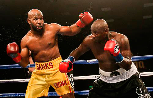 Джонатан Бэнкс против Антонио Тарвера.