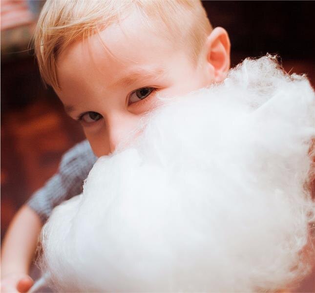 Белое облако сладкой ваты. Что может быть вкуснее в детстве? Фото из открытых источников сети Интернет и носит иллюстративный характер.