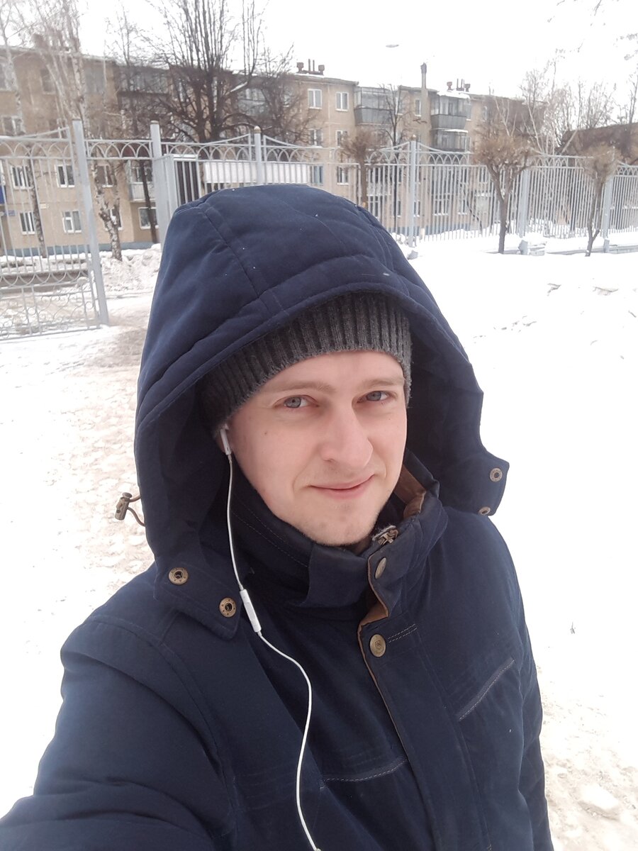 Примерно таким меня видят прохожие каждый день :)