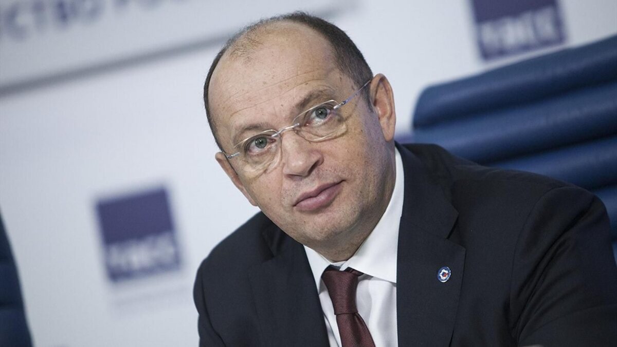 Однажды в 2017-м глава нашей лиги Сергей Прядкин высказался после массового недоумения прессы насчет опубликованного расписания на очередной сезон. Он сказал, что календарём вечно недовольны только журналисты и болельщики, а у руководителей клубов и самой лиги всё в порядке.
