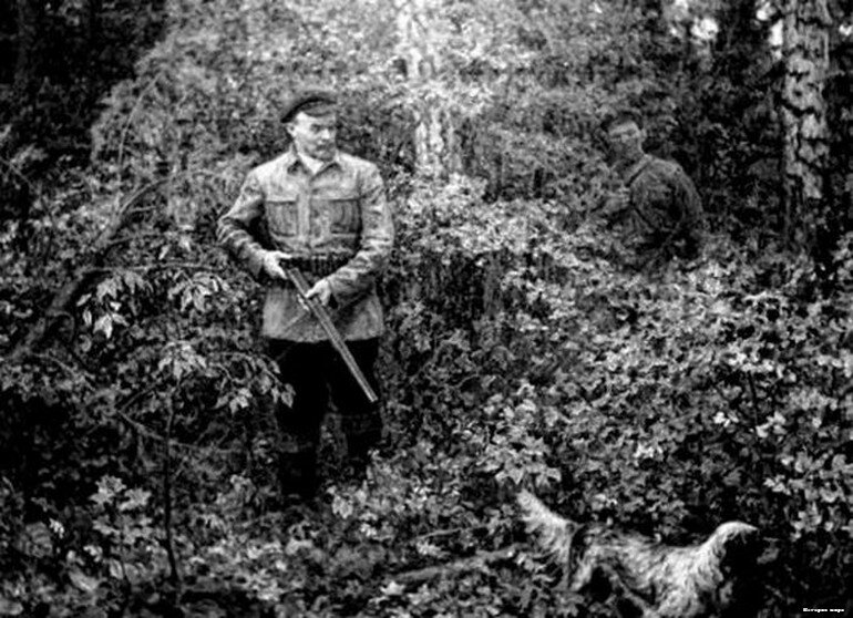 Дедушка Ленин на охоте 