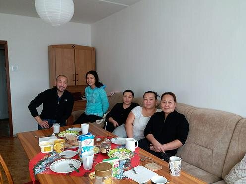 Мигранты из Киргизии на съемной квартире в городе Мост. Фото автора
