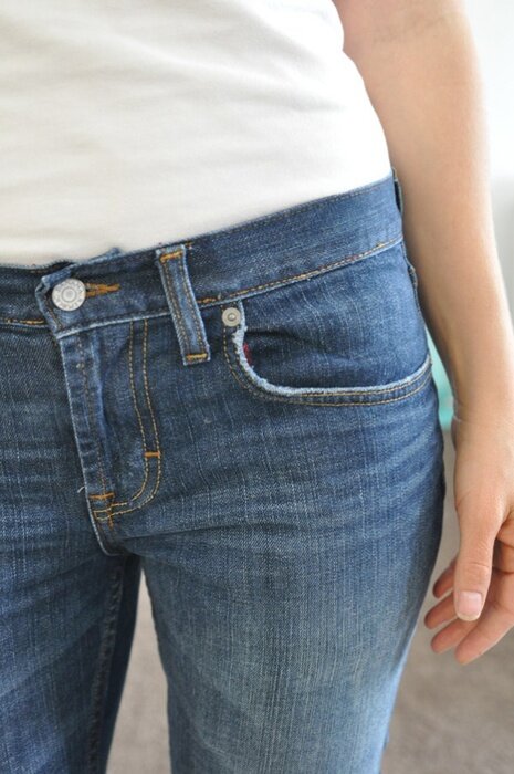 Как растянуть джинсы до нужного размера и длины: помогут простые способы