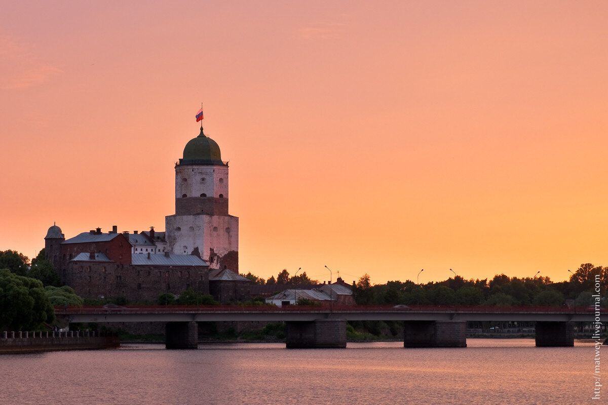                            закат в белую ночь особенно прекрасен.