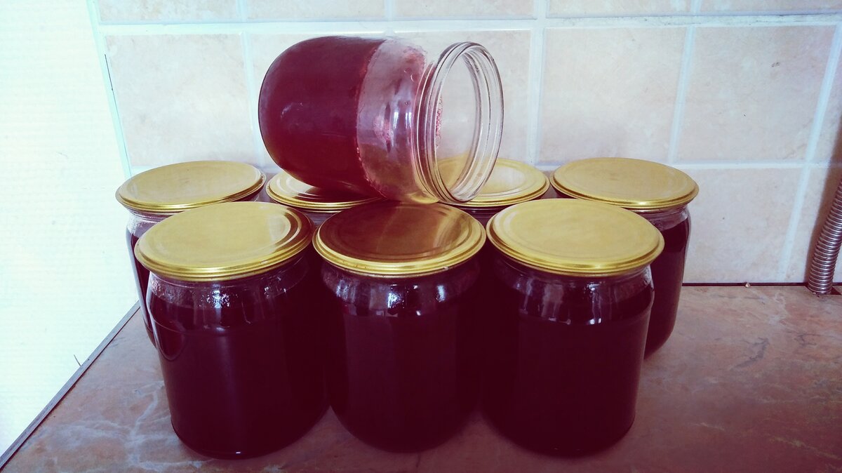 Готовый продукт. Банки охлаждаю "под шубой". Не переворачиваю.