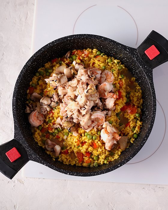 Испанская паэлья с морепродуктами (Paella de marisco)