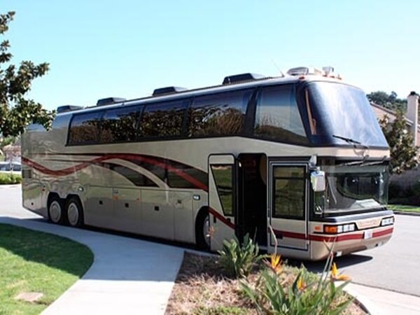 Neoplan Skyliner автодом