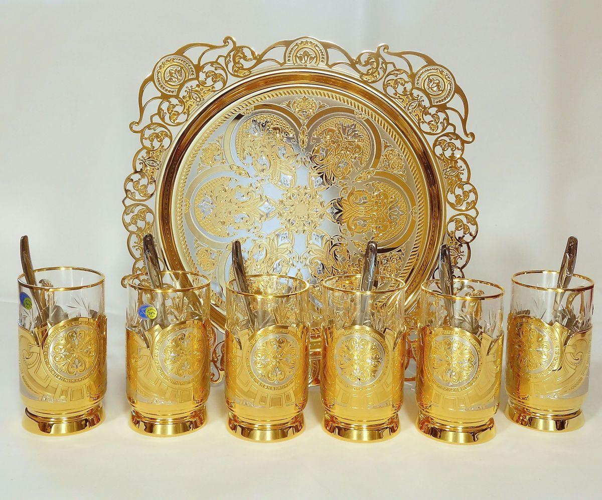 На фото чайный набор на шесть персон из интернет-магазина royalgrand.ru