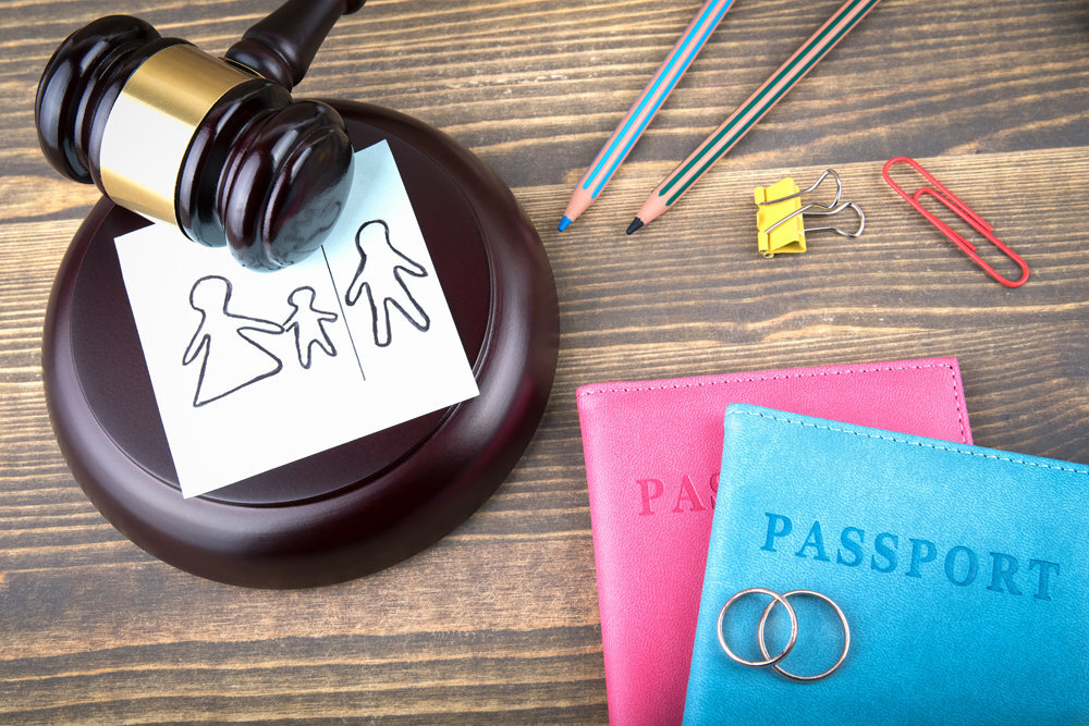 В соответствии с Семейным кодексом РФ, любое имущество, приобретённое  супругами в период брака на общие денежные средства, считается общим,  совместно нажитым супругами имуществом.  