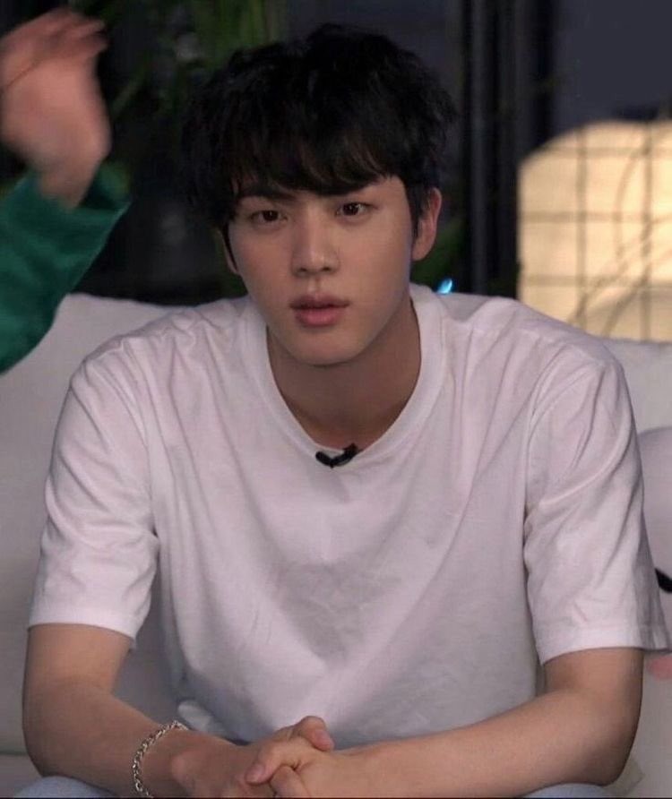 Ким Сок Джин , вокалист