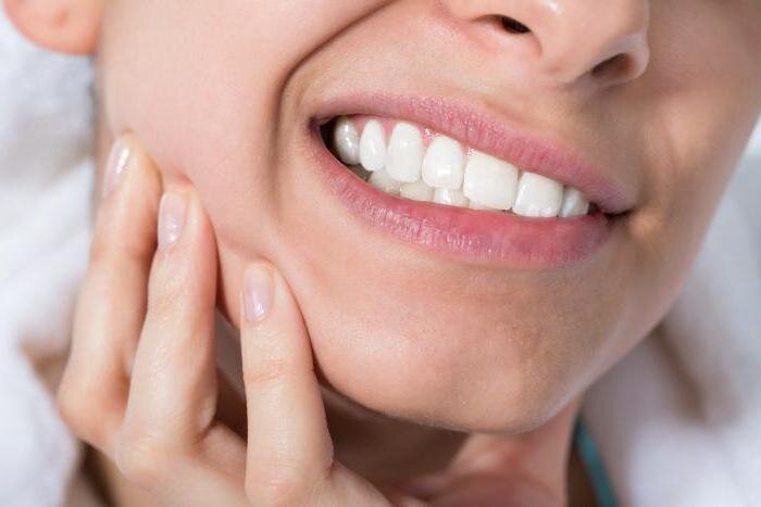 Как экстренно облегчить зубную боль в домашних условиях