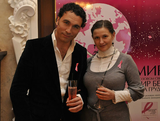 Тимофей Пронькин с женой. Фото из открытых источников. 