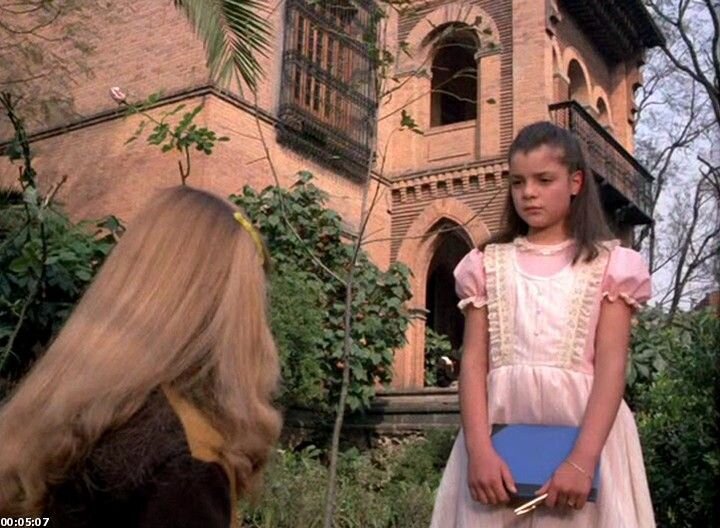 Кадр из фильма "Яд для фей". Флавия и Вероника