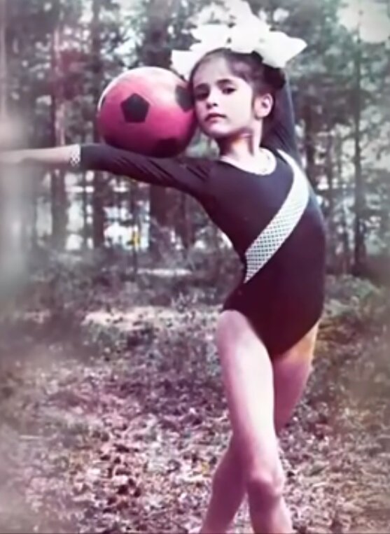 Любовь Тихомирова в детстве 