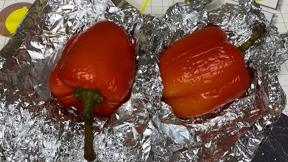 Холодная закуска на праздничный стол - рулетики из болгарского перца рецепт