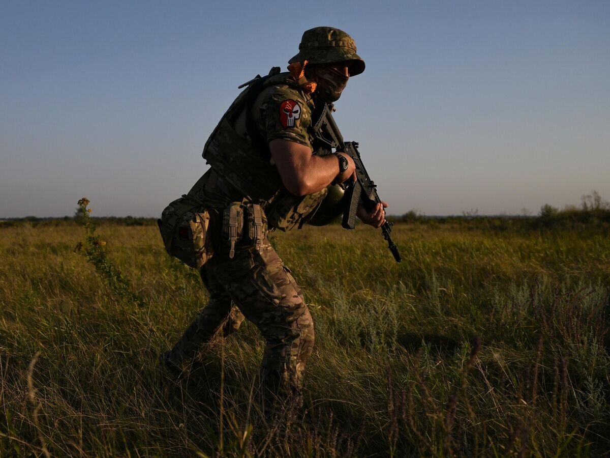    Военнослужащий группы огневой поддержки ВС РФ© РИА Новости / Евгений Биятов