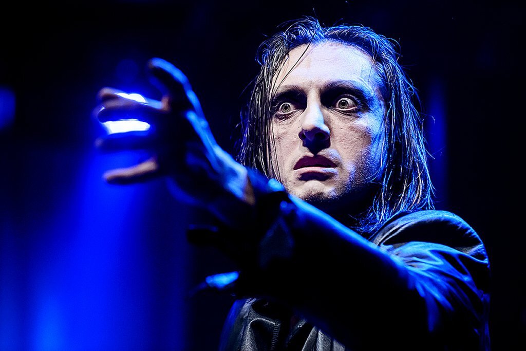 Спектакль "Портрет Дориана Грея". Черное - А.Багиров. Фото Д.Дубинского