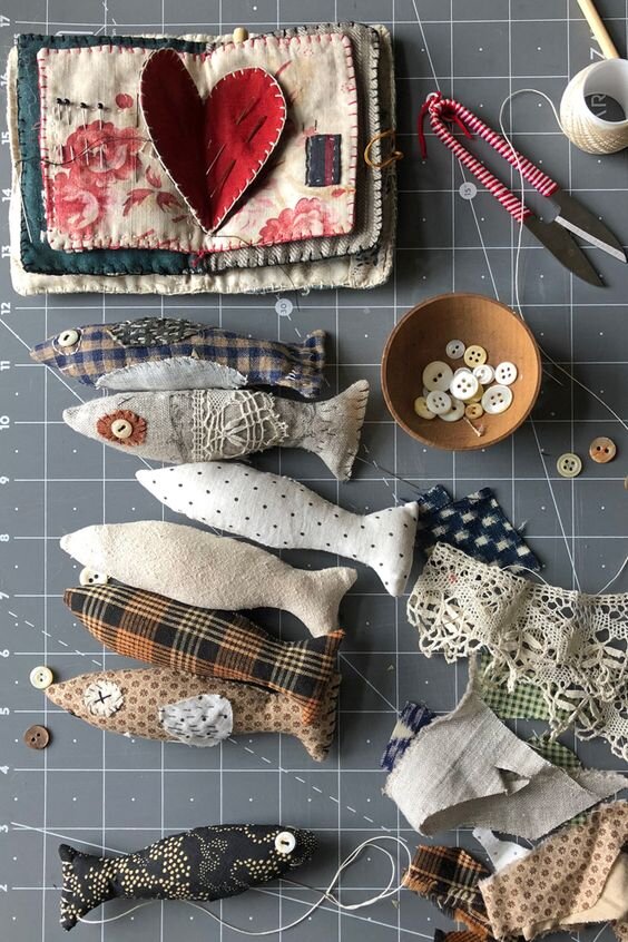Текстильный промысел. Рыба из ткани своими руками. Ann Wood выкройки. Slow stitching ideas.