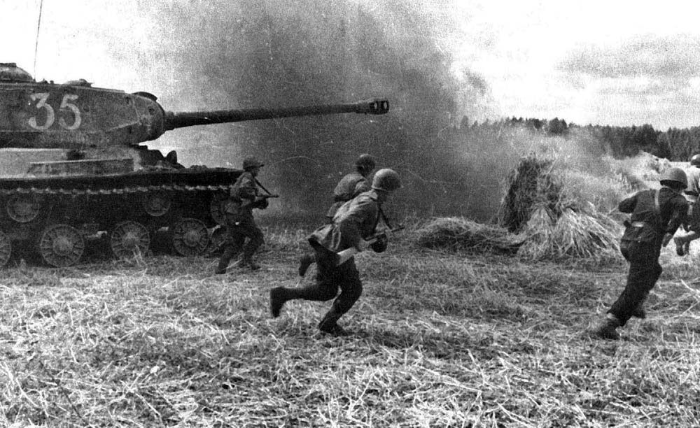 Атака танков ВОВ 1941. Кадры хроники ВОВ 1941-1945.