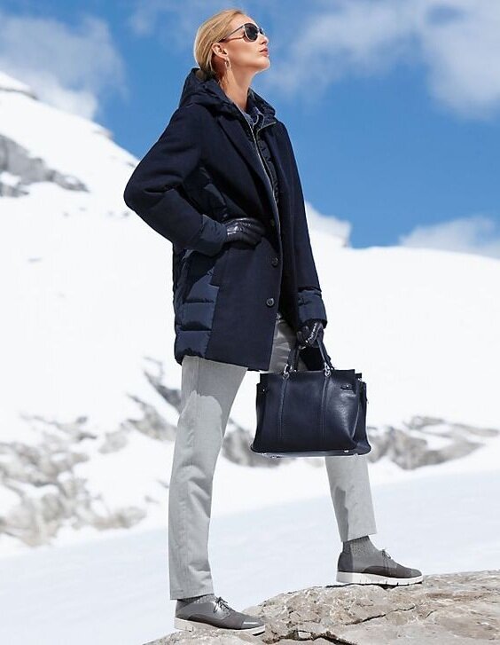 Куртка "дутая" только на спинке. Втачной рукав создает мягкий силуэт. 