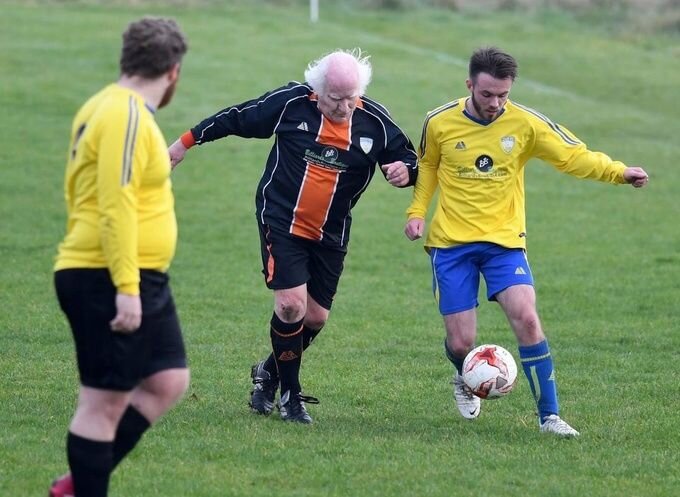 "опа опа, ща мы этот чемпионат мира выиграееем... ай в спину стрельнуло!"