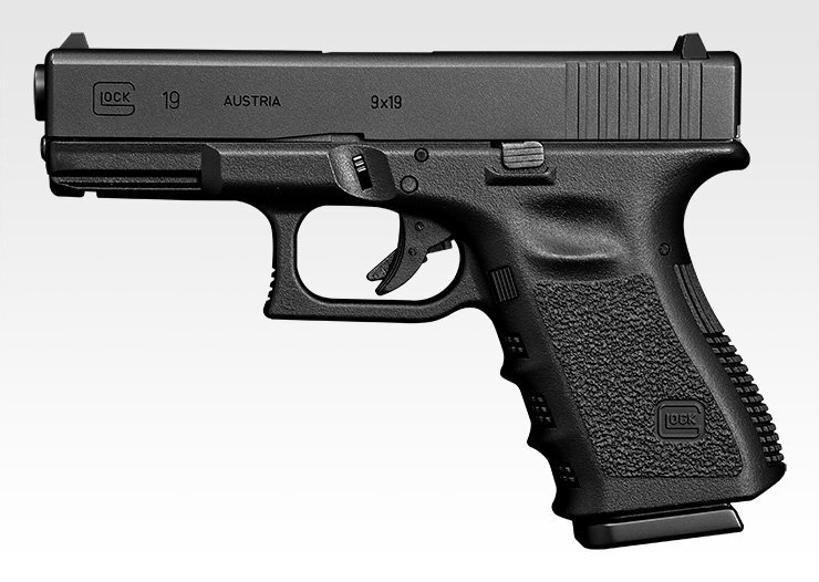 Glock 19. Патрон 9x19. Производство: Австрия. Несмотря на наличие стальной затворной рамки, первые годы жизни пистолета, существовал миф о том, что пистолет из-за пластикового корпуса не обнаруживается на металлодетекторах.