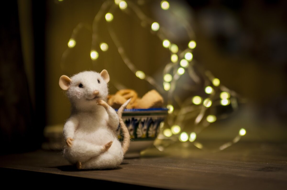 задумчивый мышонок. 