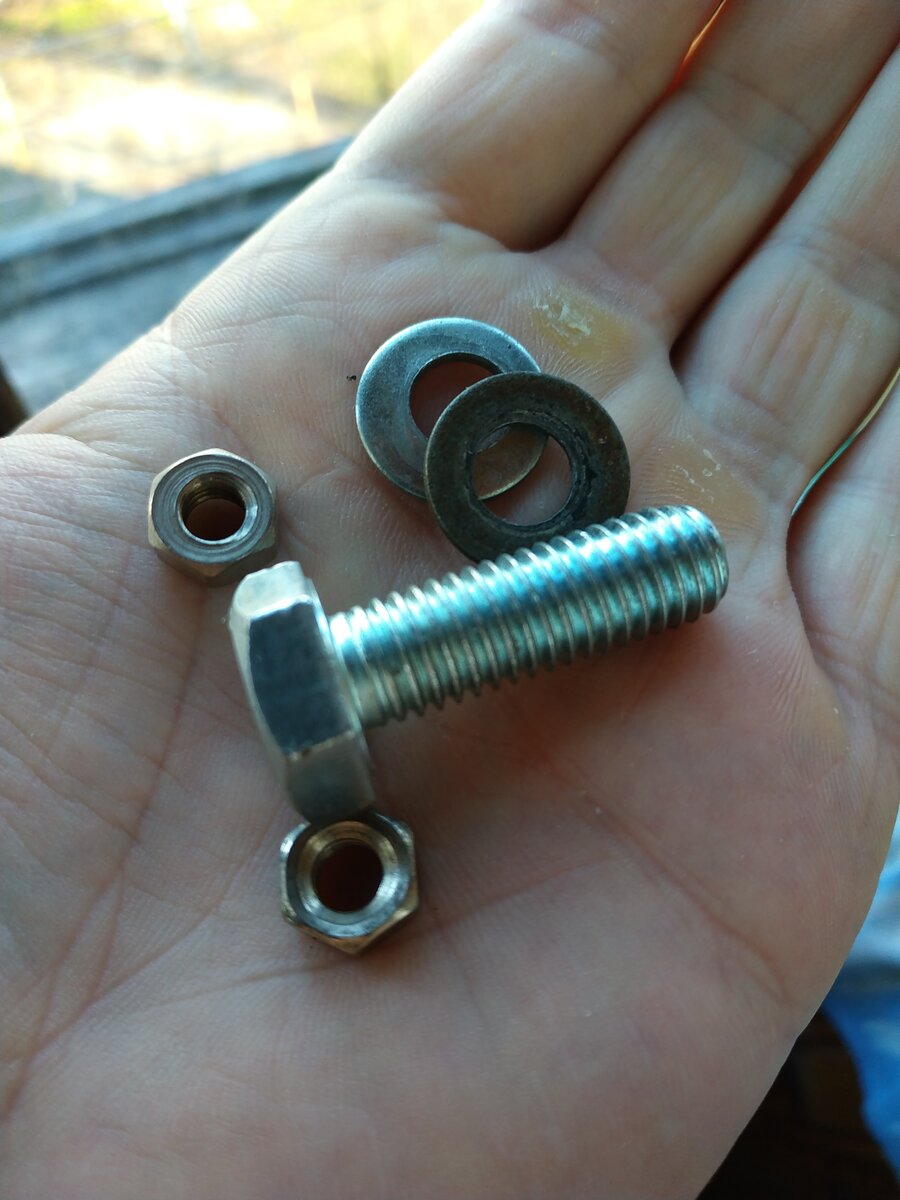 гайки и болтики 