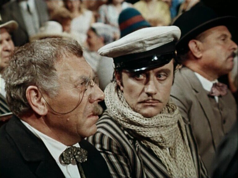 Кадр из фильма "12 стульев"