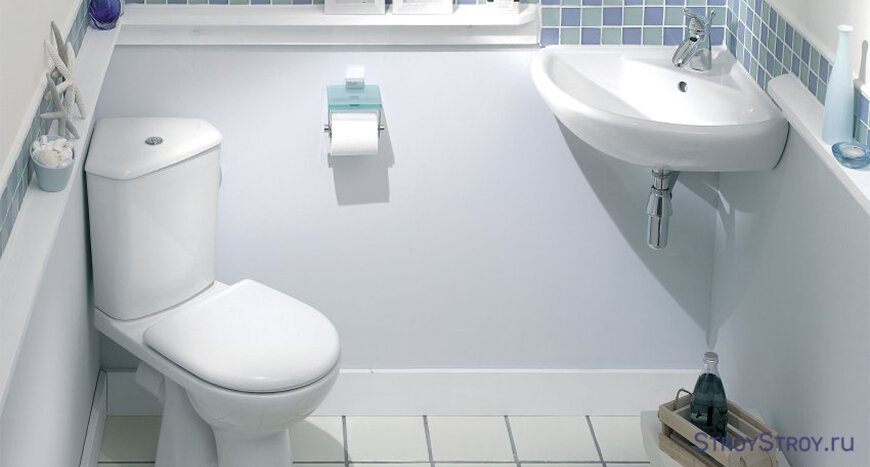 Вполне объяснимое стремление хозяев увеличить жилую площадь дома порой оборачивается досадными неудобствами. В первую очередь жертвуют гостевым санузлом, а полученные два-три квадратных метрах присоединяют к прихожей или выстаивают на них шкаф-купе. Но уже через полгода владельцам приходится сожалеют о своем поспешном решении.