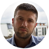 Олег, старший менеджер: