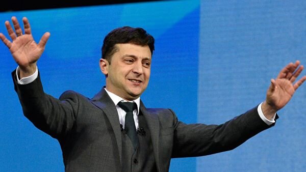  Главы пяти государств приедут на инаугурацию избранного президента Украины Владимира Зеленского, сообщила пресс-секретарь МИД страны Екатерина Зеленко.В эфире телеканала "112. Украина" она заявила, что ожидаются президенты Латвии, Литвы, Эстонии, Грузии и Венгрии.По словам Зеленко, также свои визиты подтвердили вице-президент Еврокомиссии Марош Шефчович и помощник генсека НАТО.Кроме того, на инаугурацию приедут, по данным МИД, представители правительств и парламентов стран — членов ЕС и G7 и других стран — партнеров Киева.17:14СМИ сообщили, как будет проходить инаугурация Зеленского не исключает, что в рамках визитов пройдут двусторонние встречи, их график согласовывается.В МИД рассчитывают, что церемонию посетят несколько десятков послов.Зеленко отметила, что Киев не направлял приглашения на инаугурацию российской стороне."Российская Федерация не была приглашена на эти мероприятия. На них мы приглашали тех наших партнеров и те государства, которые, конечно, активно сотрудничают с Украиной, являются нашими партнерами и друзьями", — заявила она.Инаугурация Зеленского назначена на 20 мая. 