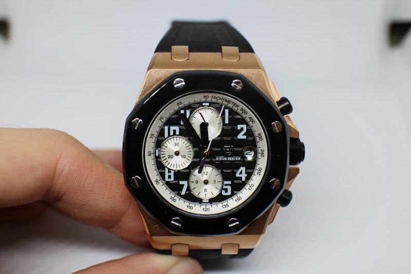 Часы Didun Design.