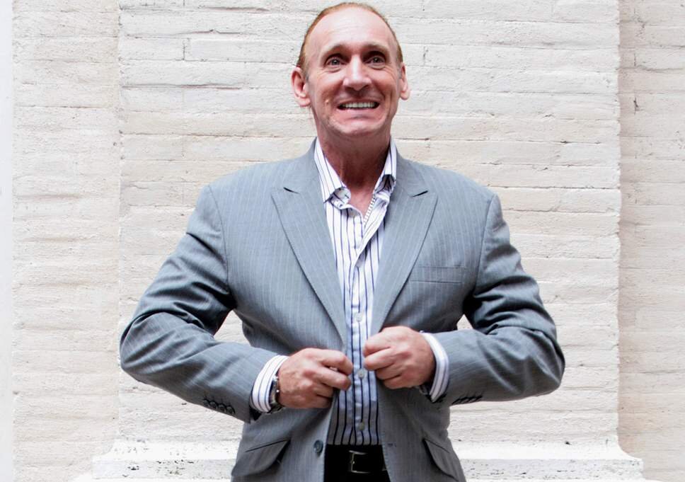 Грегори Дэвид Робертс, фото из открытых источников интернета