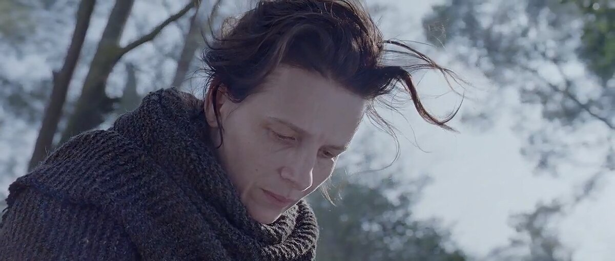 Жюльет Бинош в фильме "Camille Claudel 1915".