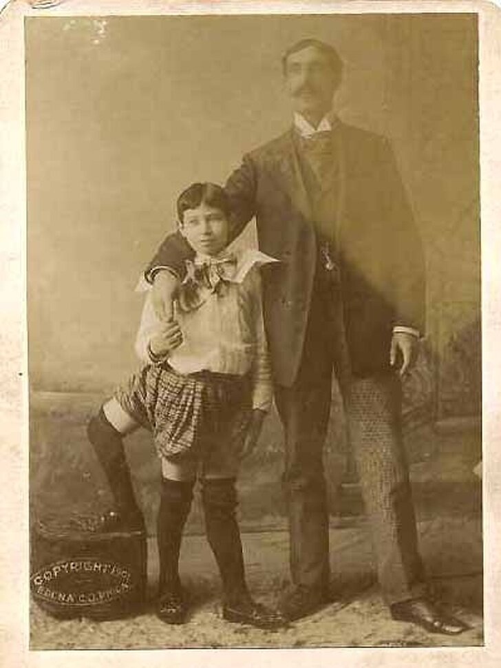Трехногий франческо лентини. Шаляпин в 1917. Американец фрэнк лентини. Франческо (фрэнк) лентини. Американец фрэнк лентини.