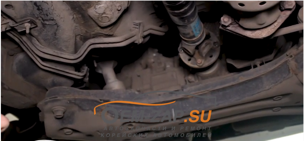 Место соединения углового редуктора и карданного вала.