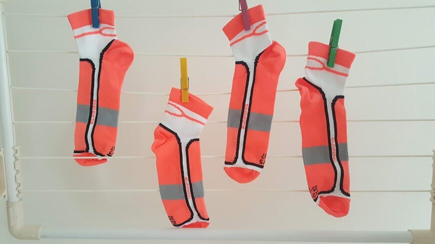 Обычные синтетические носки.