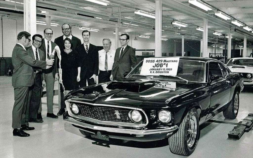 Первый товарный Ford Mustang Boss 429 в мастерских Kar Kraft, 15 января 1969 года