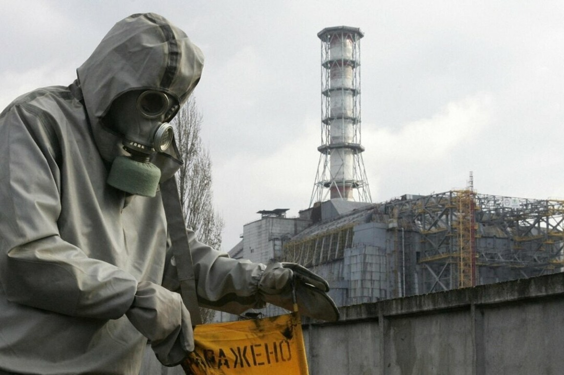 В каком году случилась чернобыльская аэс. Чернобыльская АЭС 1986. Станция ЧАЭС Чернобыль. Чернобыльская катастрофа 1986. Чернобыль взрыв атомной станции 1986.