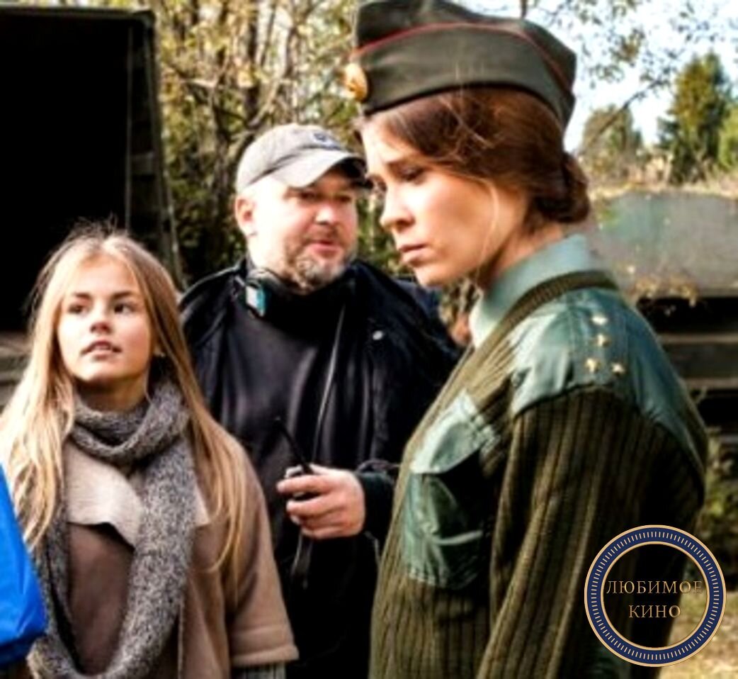 Кадр из фильма «Путевка в жизнь». Ольга Баранова в роли дочери командира полка слева. Картинка с сайта https://hostelcity.su/persony/olga-baranova-vikipediya.html 