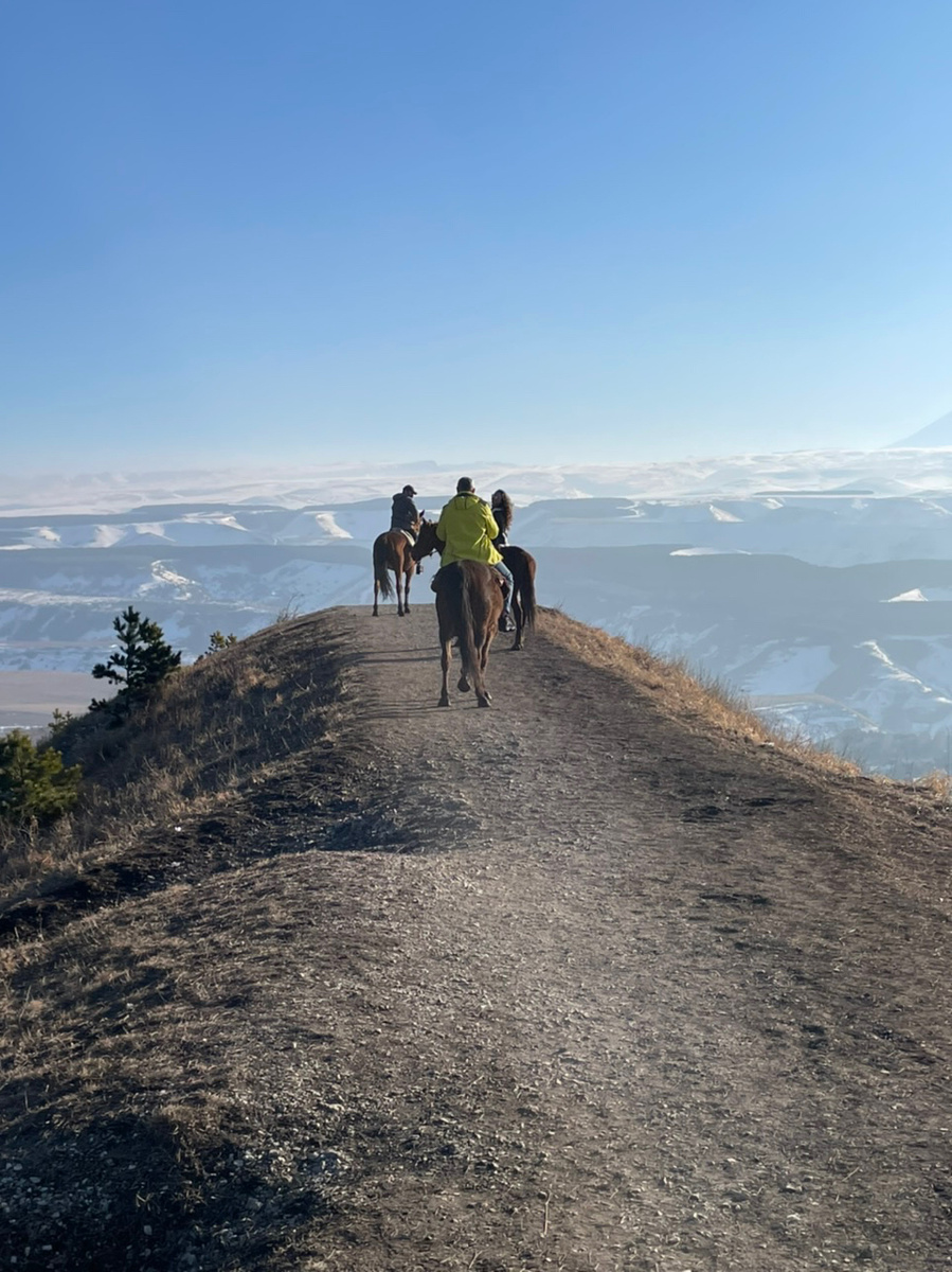 Вид с горы Малое седло. 