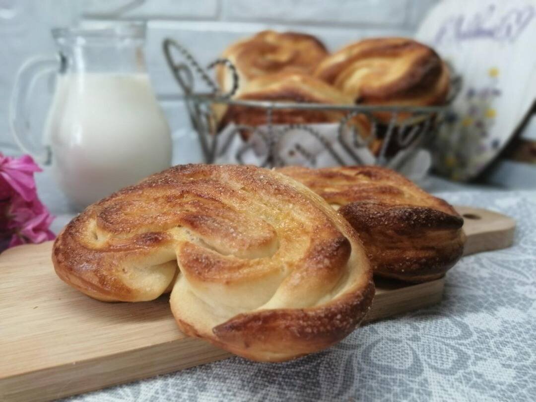 Плюшка московская. Булочки сердечки с сахаром. Московские булочки. Рецепт московских булочек. Рецепт московских булочек.