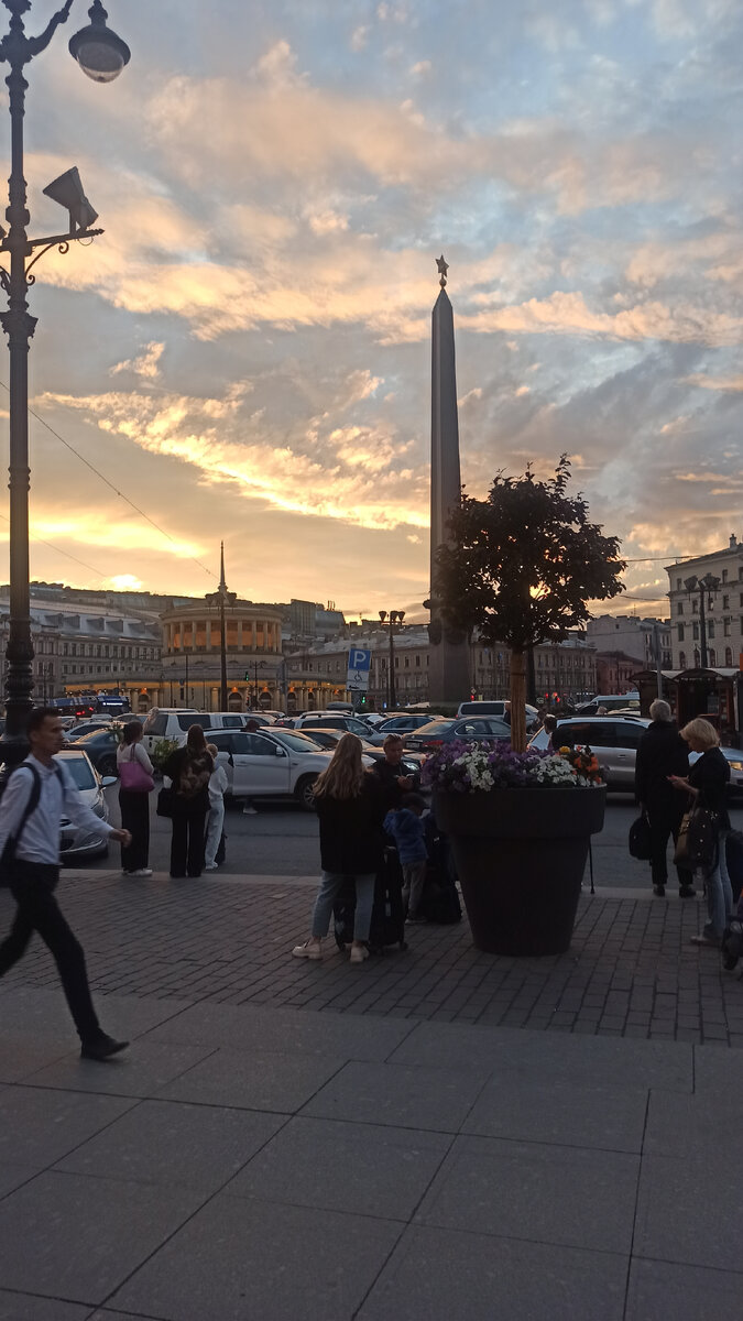 При выходе с Московского вокзала