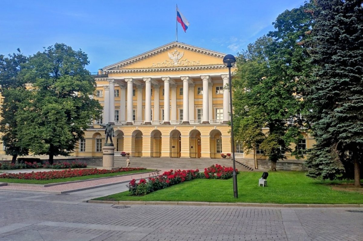    В Смольном ищут способы увеличить доходы от городской недвижимости