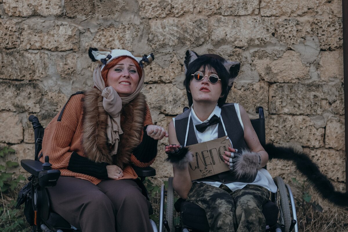 Фандом - Приключения Буратино
Персонажи - Буратино, Лиса Алиса, Кот Базилиио
Косплееры - Миша Никитин, Марина Никитина https://vk.com/id25763975, Анастасия Затынайченко https://vk.com/anamiexl
Фотограф - Даша Волженина https://vk.com/dariavolzhenina