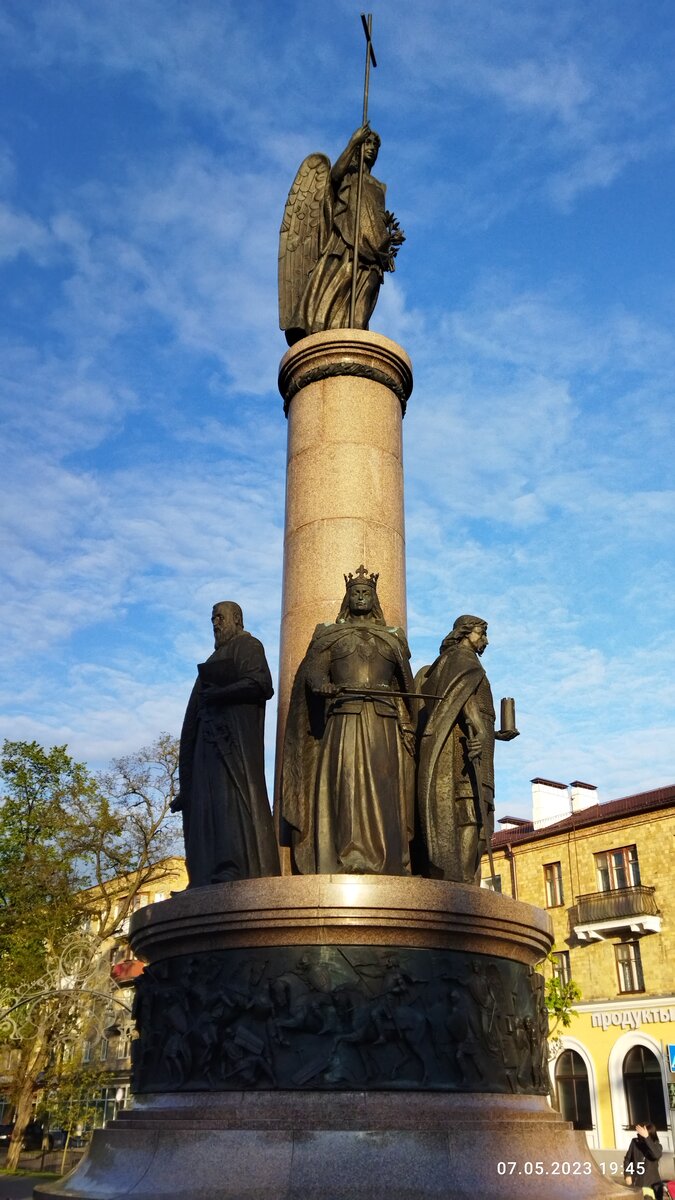 В Бресте можно посмотреть не только Брестскую крепость, но и другие ...