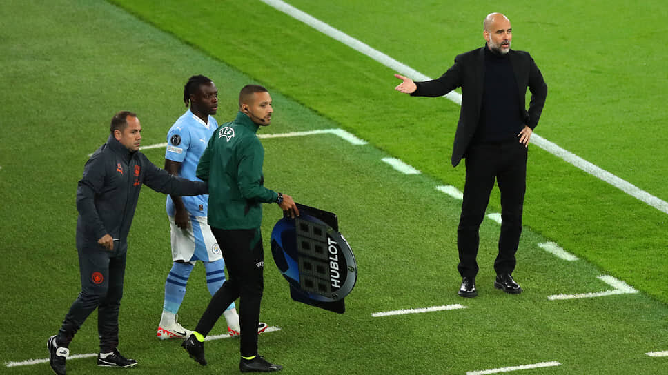 Фото: Isaac Parkin / Manchester City FC / Getty Images📷Очередными жертвами повышения уровня травматизма футболистов в ведущих европейских лигах стали Пеп Гвардиола (справа) и его «Манчестер Сити»