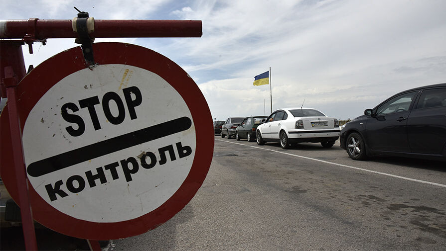 Очередь перед КПП Чонгар со стороны Украины