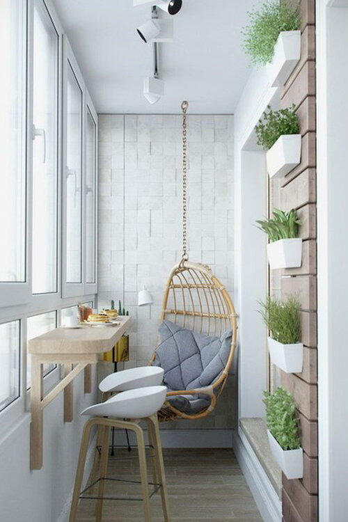 Подвесное кресло идеально подходит для балкона